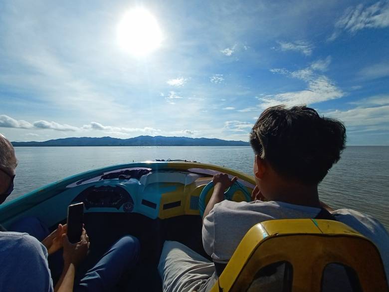Sensasi Komplit Perjalanan Darat, Laut, Udara di Kalimantan Utara